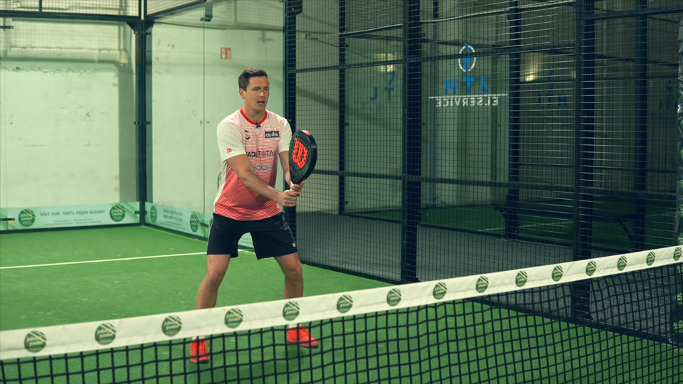 padel racket position